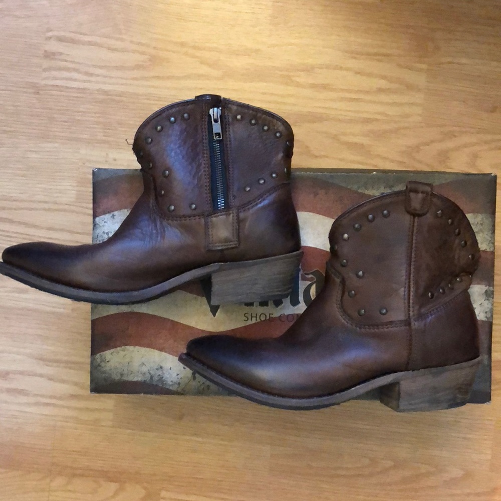 Vintage Western Short Luisa Choc Harness Boots 8